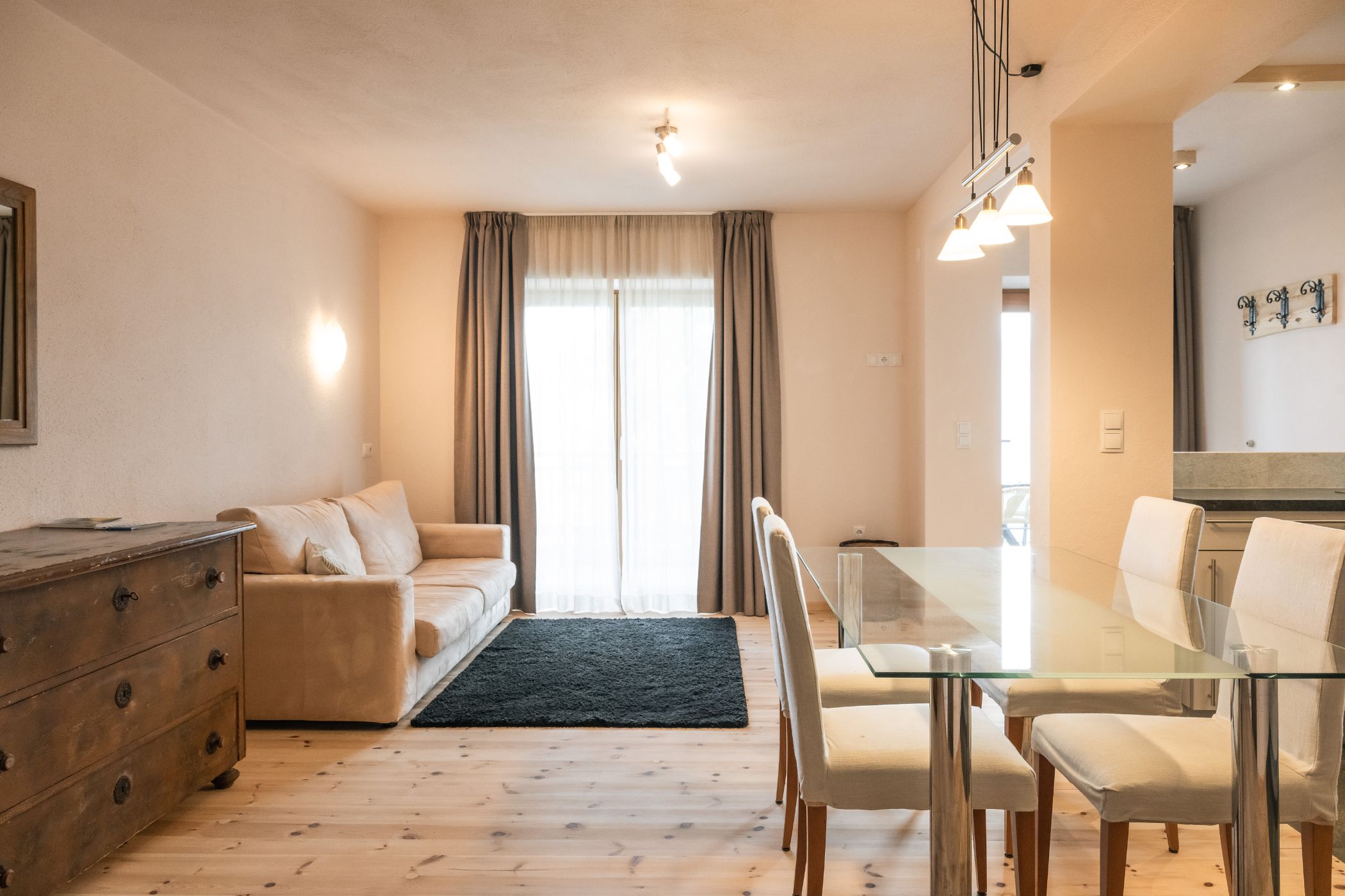 Helle Ferienwohnung bei Brixen mit Garten